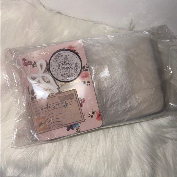 Disney Loungefly Winnie the Pooh Zip Wallet NWOT - Picture 6 of 6